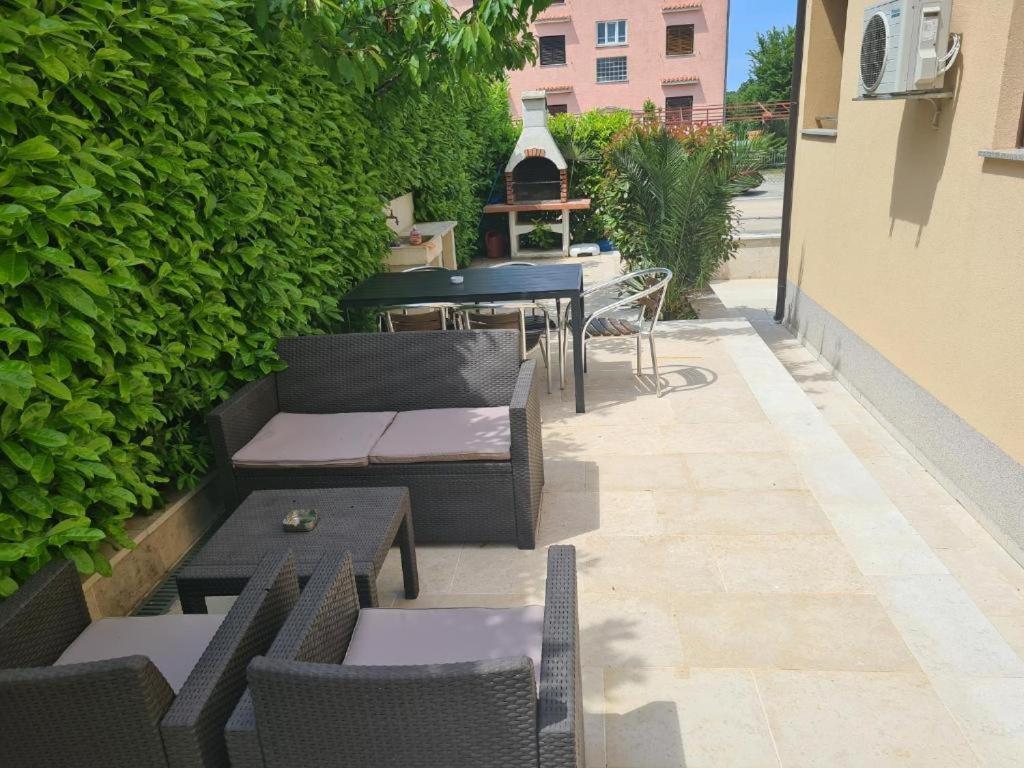 Villa Patricija-Apartmani بوريتش المظهر الخارجي الصورة