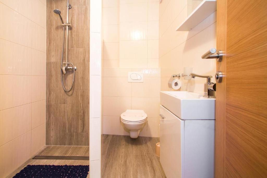 Villa Patricija-Apartmani بوريتش المظهر الخارجي الصورة