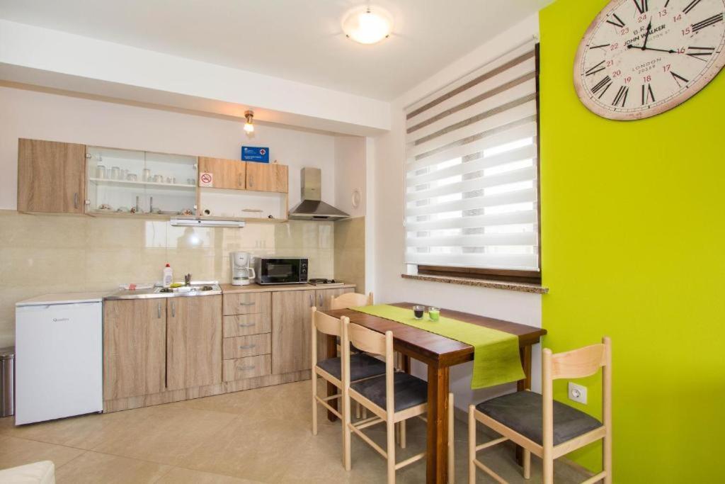 Villa Patricija-Apartmani بوريتش المظهر الخارجي الصورة